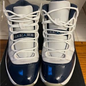 Good condition wore only 2 times they need a new home 🥲